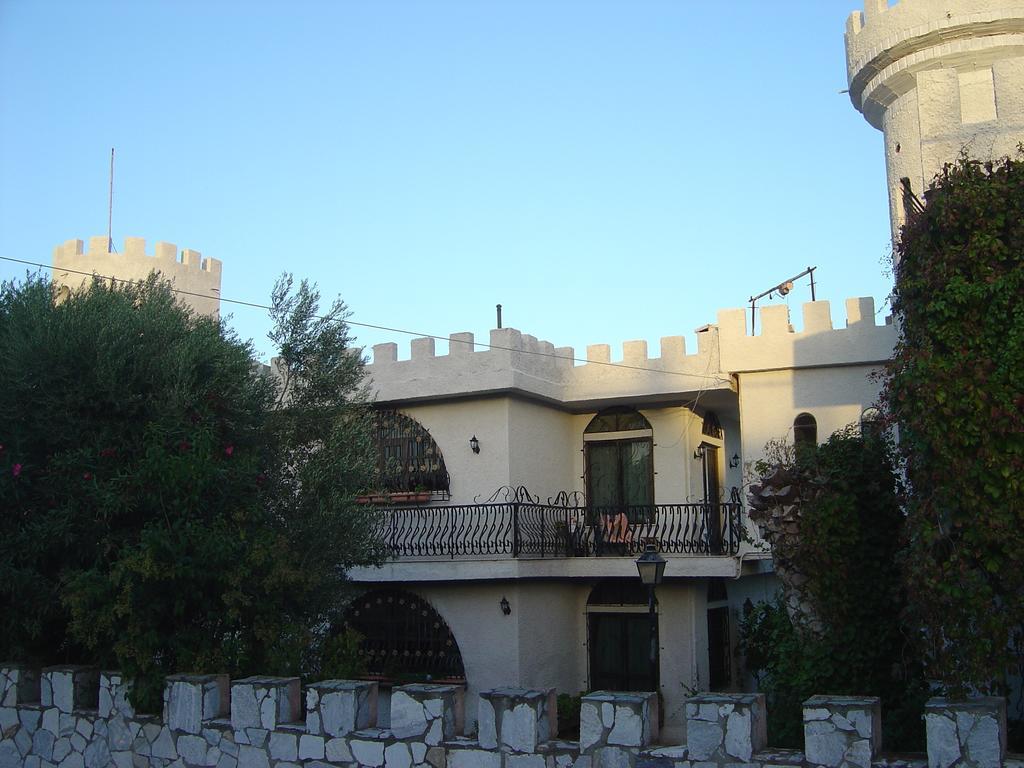 Villa Castle By The Sea Artemida  Exterior foto